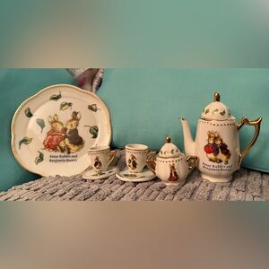 VINTAGE BEATRIX POTTER ~ PETER RABBIT AND BENJAMIN BUNNY 9 PIECE MINI TEA SET